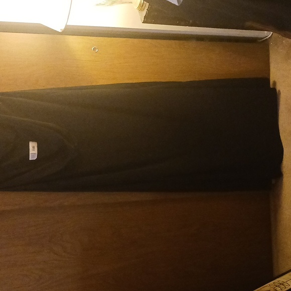 RUBIES HALLOWEEN CAPE WITH HOOD, ONE SIZE, FREE MASK INCLUDED! - Picture 2 of 5